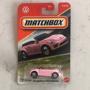 Mattel Matchbox Pink 2019 Volkswagen Beetle Convertible